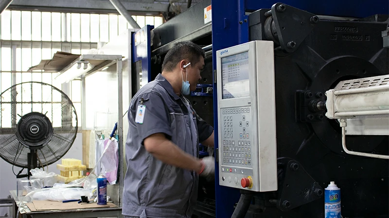 injection molding production.webp